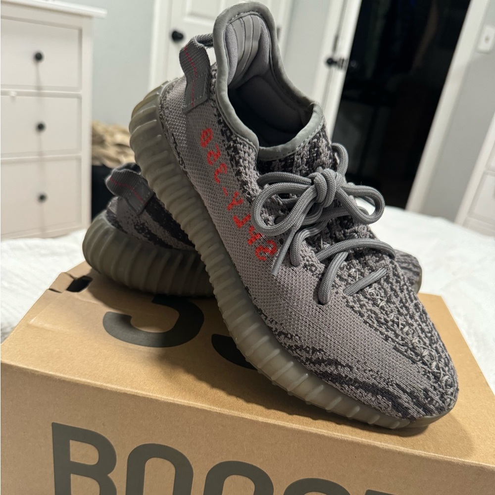 Authentic Yeezy Boost 350 V2  5.5 youth.